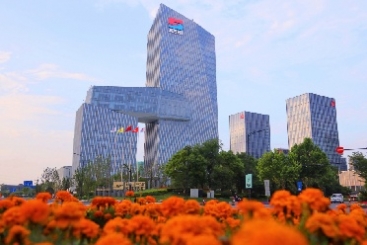 點(diǎn)贊！中國(guó)巨石榮登2023年玻璃纖維十大品牌榜單之首